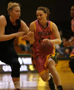 South Dakota State Blows Out Bison 88-43 Image