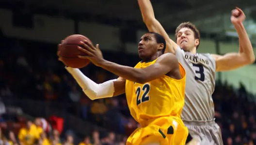 NDSU Ties Modern Era Record for Scoring Defense in 71-34 Win Over UMKC Image
