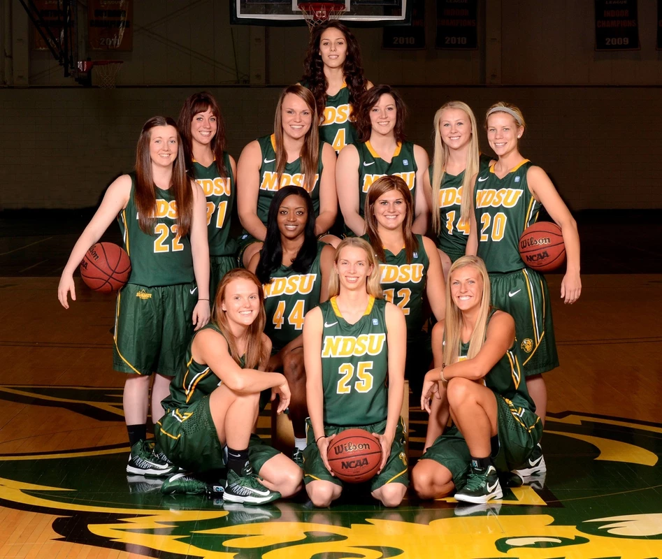 2013-14 NDSU Women's Basketball Team