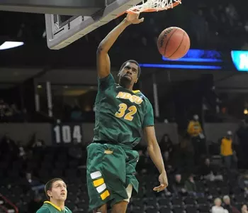 TrayVonn Wright dunks to tie the game 5-5 early.