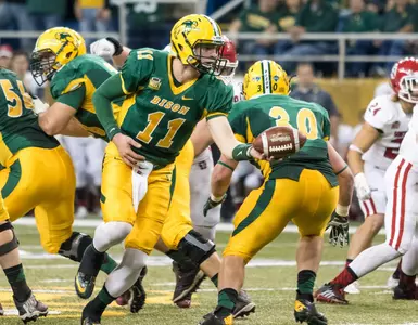 Carson Wentz handoff