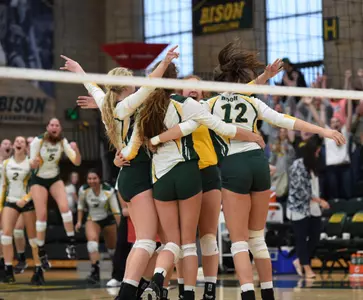 NDSU Volleyball Celebrates Denver Win