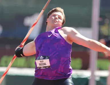 Riley Dolezal throws the javelin at 2015 USATF Championships