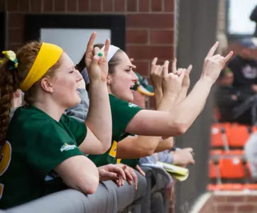 Horns up for Courtney Johnson, Katie Thun vs. Montana.