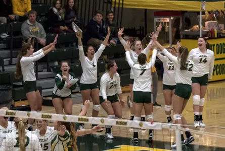 NDSU Volleyball Bench React