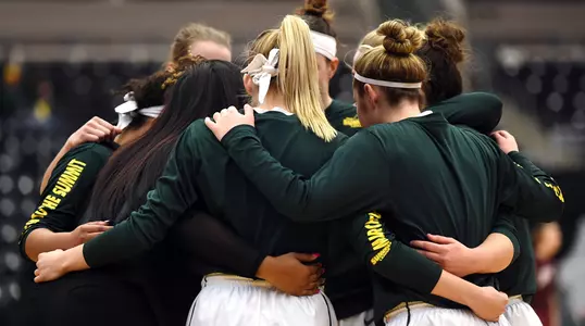 NDSU WBB Huddle