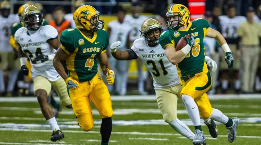 Dimitri Williams blocks for RJ Urzendowski