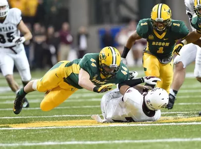 Matt Plank (44) on kickoff coverage