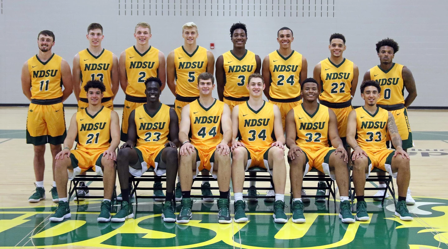 2018-19 NDSU MBB Team Photo