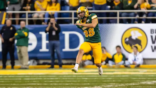 Garret Wegner kickoff