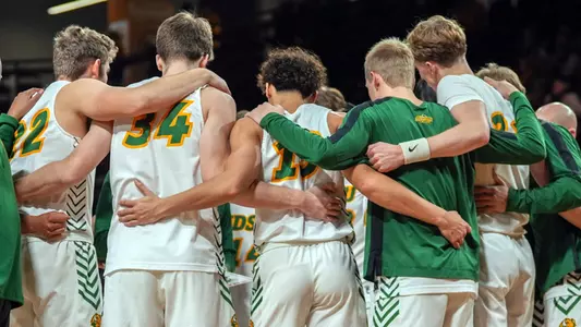 NDSU MBB team huddle