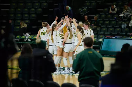 NDSU WBB Huddle