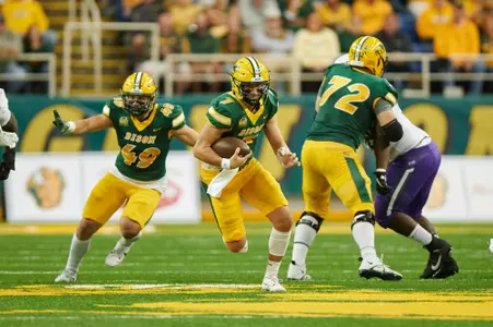 Cam Miller (#7) Jalen Sundell (#72)