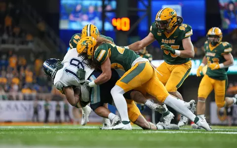 Julian Wlodarczyk tackle