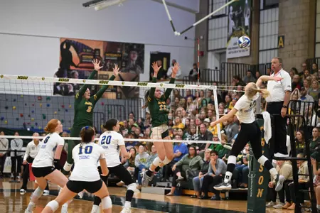 Arianna Blohm and Lauren Jansen