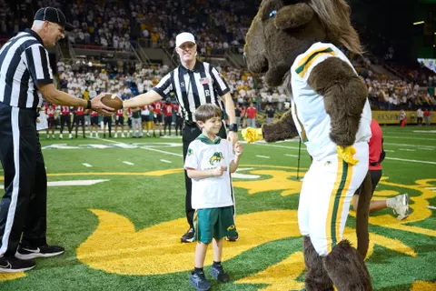 2025 Junior Bison Ball Kid Delivery