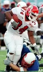 Derrick Ward rushed for<br>148 yards on 19 carries<br>and scored on a long<br>touchdown run in the<br>Bulldogs victory over Rice.