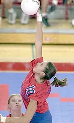 Sophomore middle blocker Lindsay Closs has strung together seven straight double-figure kill matches and is averaging 13.0 kills and 5.43 blocks in this stretch.