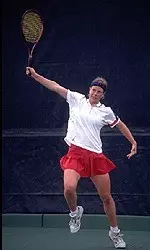 Junior Liesl Fichtbauer defeats Teryn Ashley 6-4, 7-6 at No. 3