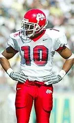 Dee Meza scored one of Fresno State's two defensive touchdowns to spark the Bulldogs to a 38-30 win over Nevada.