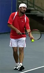 Hector Almada cruised to a straight-set win at No. 1 singles in Fresno State's 5-2 defeat of Santa Clara.