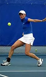 Lucia Tallo's three-set victory at No. 2 singles clinched Fresno State's 4-3 victory over Tulane in the championship match of the UNLV Invitational.