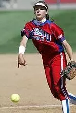 Junior All-America pitcher Jamie Southern threw well with a three-hitter and six strikeouts but the Bulldogs' offense and defense lacked in their 1-0 loss to San Diego State.