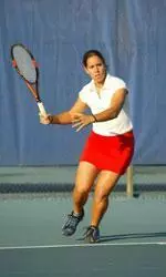 Lucia Sainz's victory at No. 5 singles helped key a Fresno State comeback in the Bulldogs' 6-1 victory over No. 24 Harvard on Monday.