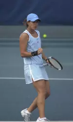 Senior Lucia Sainz is headed to the quarterfinals of the ITA Northwest Regionals.