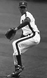 Jones was an All-American at Fresno State, leading the 1991 team to the NCAA College World Series.