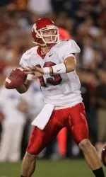 Paul Pinegar passed for 307 yards and hit Paul Williams for two long touchdowns, and No. 20 Fresno State decisively snapped Boise State's 31-game conference winning streak with a 27-7 victory.