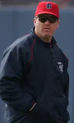 Head coach Mike Batesole agreed to a four year contract extension with the Fresno State Bulldogs through 2010.