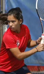 Junior Bruna Paes also got a win on Saturday, defeating Clemson's Kathy Gerber in straight sets.