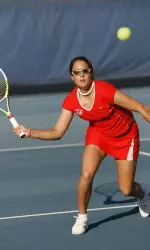 Freshman Vanessa Heroux won in both singles and doubles to help Fresno State beat Santa Clara 7-0, Friday afternoon at the Wathen Tennis Center.