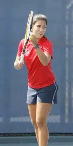Junior Bruna Paes won two matches on Friday, including an upset of No. 83 Lauren Liu of Northwestern in the second round of the Cal Invitational.