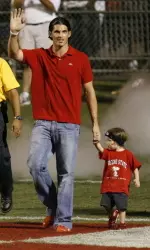 David Carr, with son Cooper, was honored by Bulldog fans on David Carr Day, September 1, 2007.