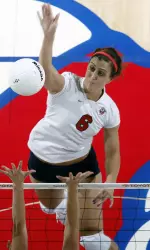 Kelly Leonardo had a team-high .417 hitting percentage in game.