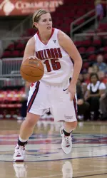 Bailey Amundsen is a senior for the Bulldogs this year.