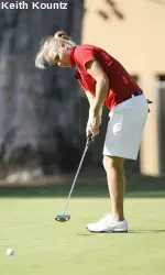 Louisa Lies leads the Dogs into the final tournament of the fall schedule.