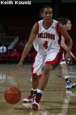 jaleesa Ross led the Bulldogs Friday night with a career-high 25 points at UCSB.