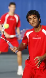 Sophomore Siddharth Alapati defeated Pepperdine's Finn Tearney, 6-2, 3-6, (10-4), at the Wave Inviational on Sunday.