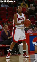 Jaleesa Ross led the Bulldogs to a road win at Idaho on Saturday.