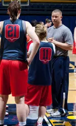 Adrian Wiggins and the Bulldogs took part in Fresno State's annual Red & White Hoops Night.