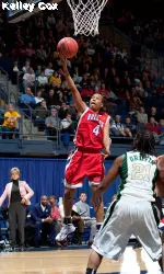 Jaleesa Ross finished with 14 points and moved to third on Fresno State's all-time scoring list.
