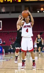 Senior guard Jaleesa Ross knocked down seven 3-pointers in an 82-78 loss to USC.