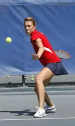Bianca Modoc went to a super-tiebreaker set to came away with a victory over the Gaels' Alisa Spitzer.