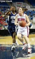 Hayley Munro had 24 points and grabbed eight rebounds.