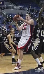 Hayley Munro had 17 points and nine rebounds on Friday against Idaho.