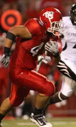 Fresno State's Vince Pascoe runs in the first half of an NCAA college football game against Cincinnati on Saturday, Sept. 4, 2010 in Fresno, Calif. (AP Photo/Gary Kazanjian)