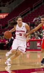 Sophomore Bree Farley scored a career-high 16 points against CSU Bakersfield as the 'Dogs won 88-59.